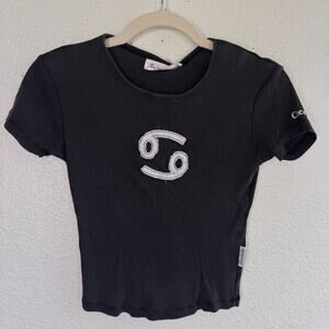 The Laundry Room Black Short Sleeve zodiac Cancer Sign Tee.  XS